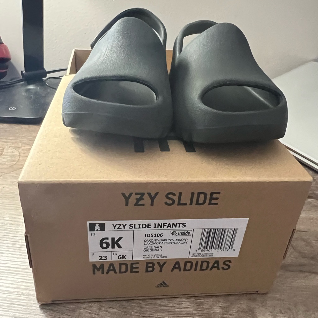 Adidas Yzy Slide Infants In Charcoal